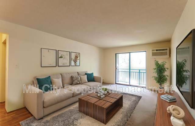 23 Country Club Drive - 1036 Gallery 2