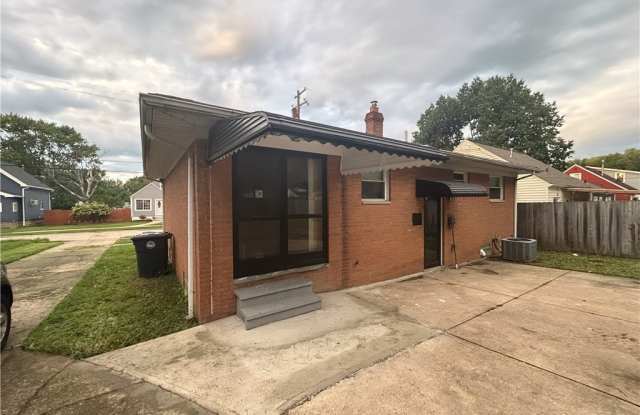 11911 Longmead Avenue Gallery 4