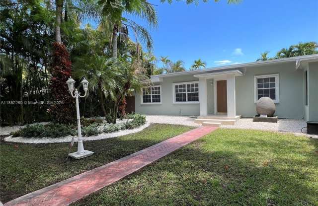 5940 SW 47th St photos photos