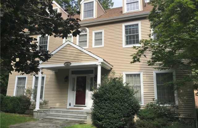 40 Spring Hill Lane North - 40 Spring Hill Ln, Stamford, CT 06903
