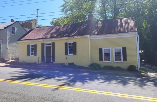 219 W MARKET STREET - 219 West Market Street, Leesburg, VA 20175