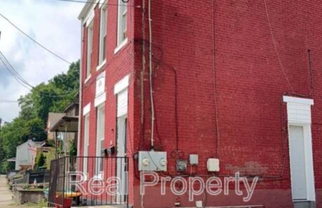 429 Island Avenue - 429 Island Avenue, McKees Rocks, PA 15136 429 Island Avenue - 429 Island Avenue, McKees Rocks, PA 15136