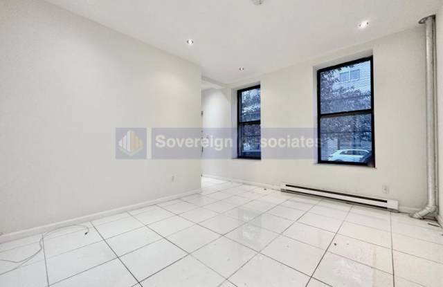 320 Manhattan Avenue photos photos