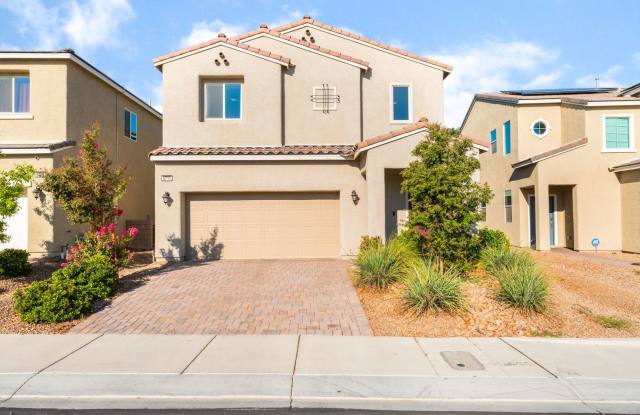 Gorgeous 2-story home featuring 3 spacious bed, 2.5 bath & a 2-car garage Gallery 1