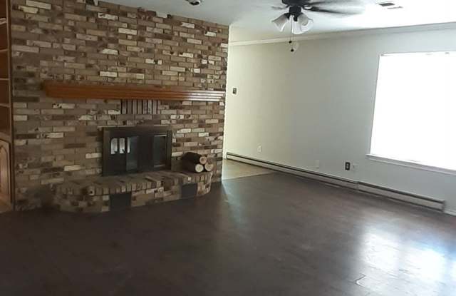 1202 Honeysuckle Drive Gallery 3