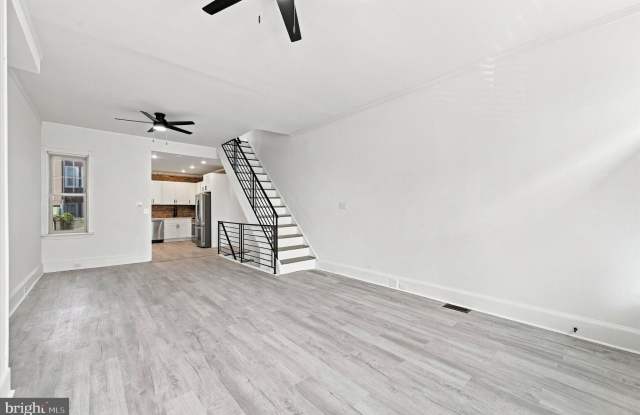2428 E HUNTINGDON Street Gallery 4