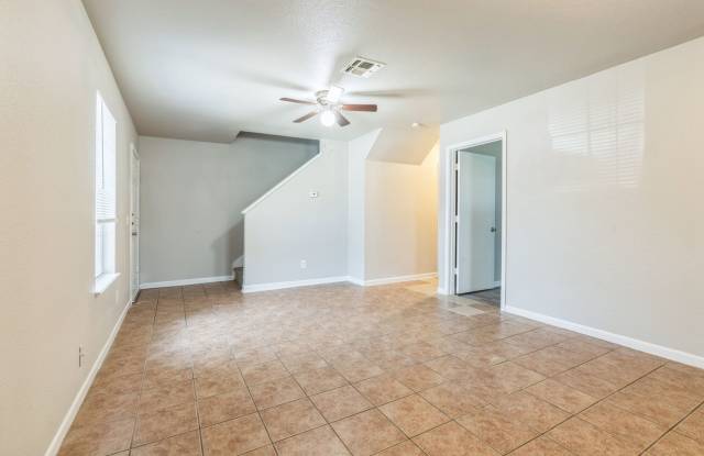 **2 Weeks Free!!** Charming 3-Bedroom Townhome in a Great Location! Gallery 4