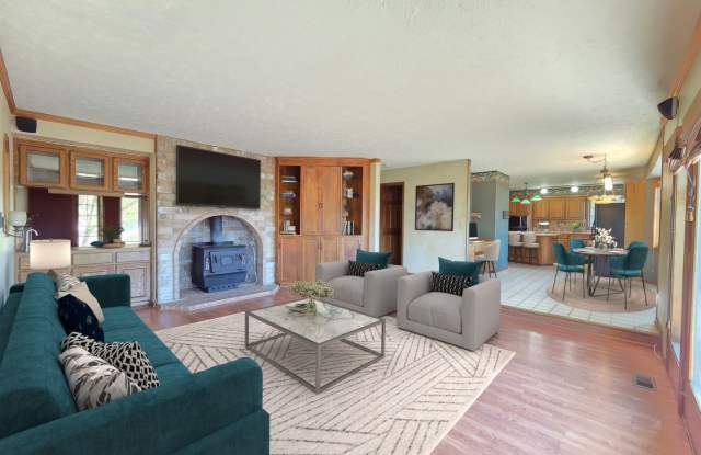 $3,100 - 5 Bed / 4 Baths Stunning Northwood Home with Views photos photos