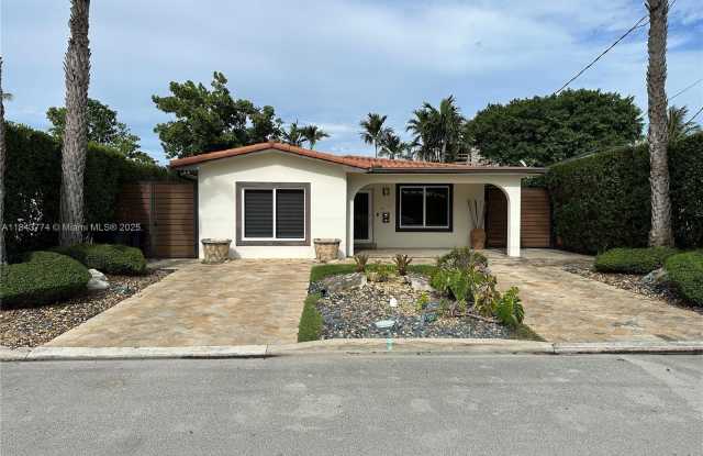 9341 Dickens Ave photos photos