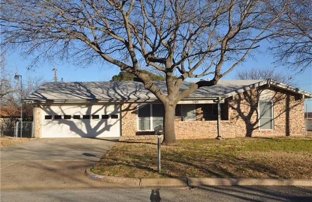 500 Branch Circle W - 500 Branch Circle West, White Settlement, TX 76108