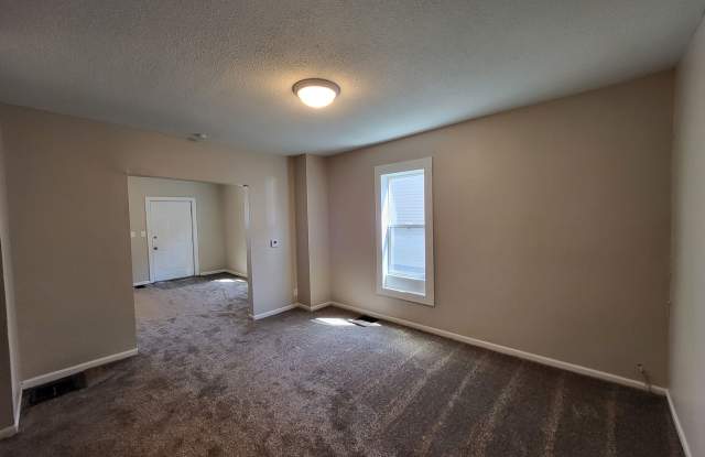Affordable 3 Bedroom, 1 Bathroom Duplex with quick access to I-235 & downtown! Gallery 3