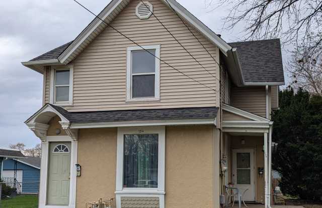 1214 Jackson Street - 2 - 1214 Jackson Street, Rockford, IL 61107 1214 Jackson Street - 2 - 1214 Jackson Street, Rockford, IL 61107