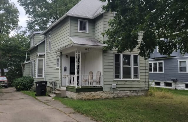 1007 1st St # A - 1007 1st Street, Jackson, MI 49203