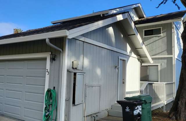 Recently Upgraded Townhouse in the Hills of El Sobrante/Richmond Border - 23 Dove Lane, Richmond, CA 94803