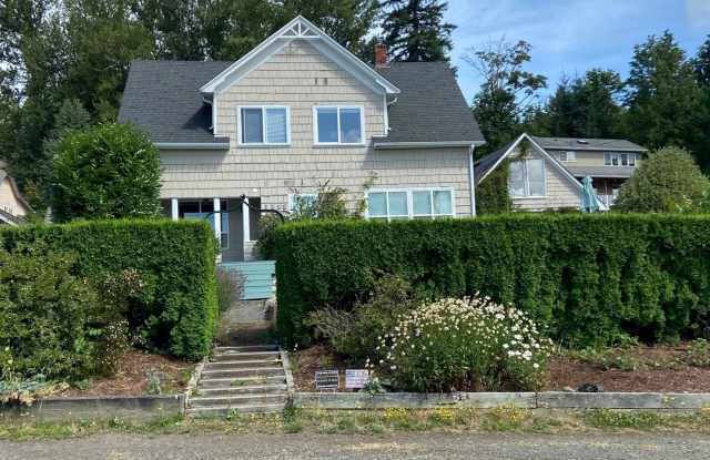 3921 Silver Beach Ave - 3921 Silver Beach Avenue, Bellingham, WA 98226