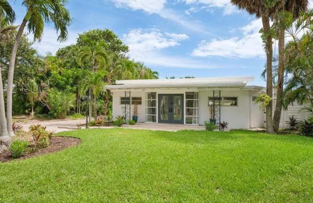 2224 Anchor Dr photos photos