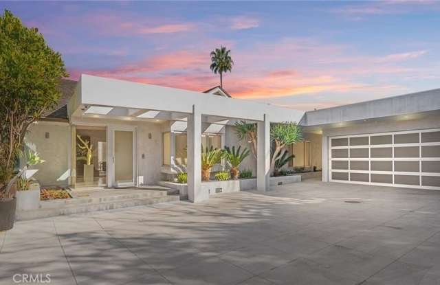 13741 Mulholland Drive 1/2 photos photos