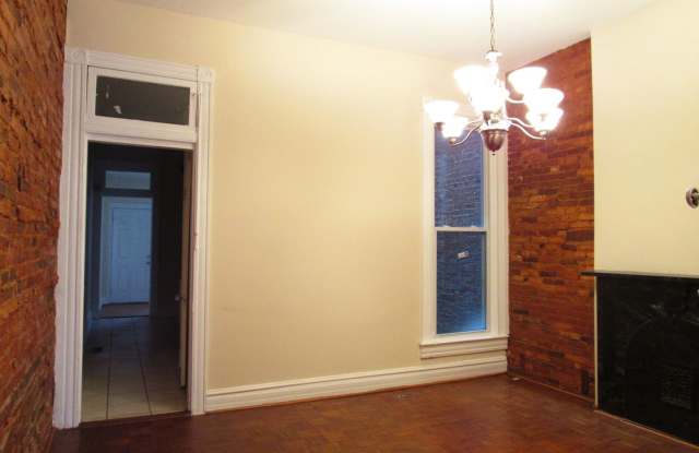3006 Auchentoroly Terrace Gallery 4