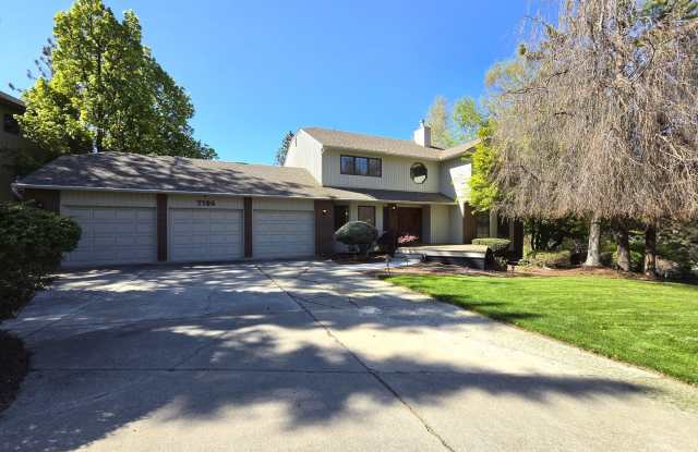 $3,200 - 5 Bed / 4 Baths Stunning Northwood Home with Views photos photos
