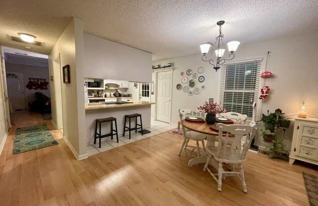Spacious 3BR/2BA Home with Split-Bedroom Layout & 2-Car Garage Gallery 4