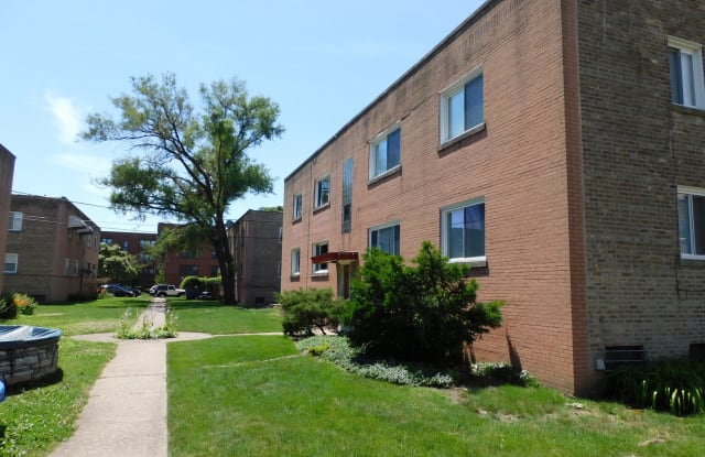 2440 West Berwyn Avenue - 2440 West Berwyn Avenue, Chicago, IL 60625
