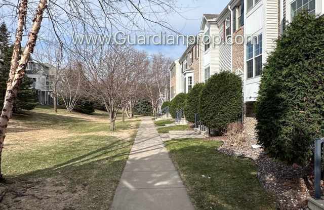 Spacious Eden Prairie Town Home, 2 Car Garage, Primary, 4 Baths, Fireplace photos photos