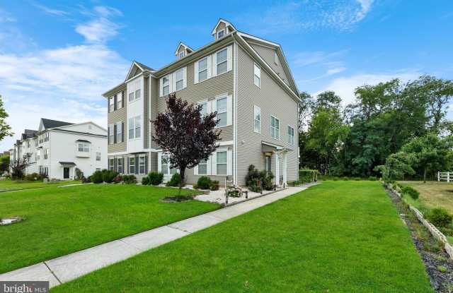 42 MOUNTIE Lane photos photos