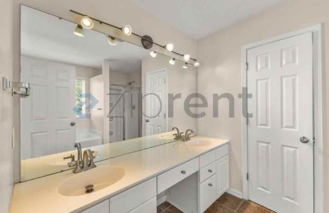 6401 Fillian Ln Gallery 2