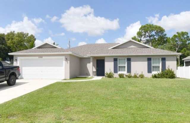 4 bedroom 2 bath home in Port Saint Lucie photos photos