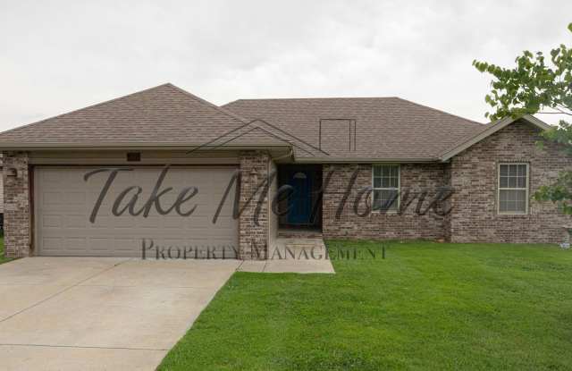 3 bedroom home conveniently located on the east side of Republic - 453 North Chandler Avenue, Republic, MO 65738