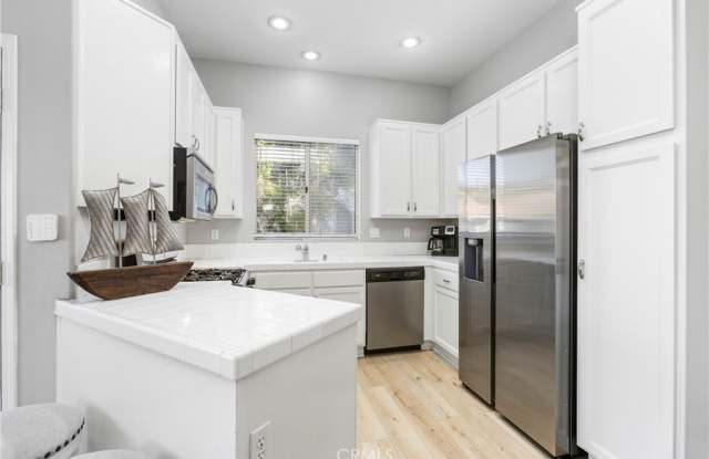 181 California Court photos photos