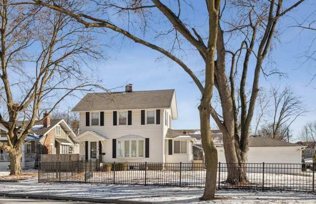 713 Warrenville Road photos photos