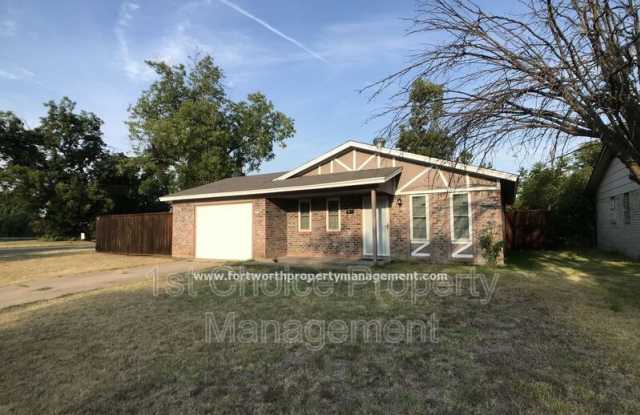 2001 Moline Dr - 2001 Moline Drive, Haltom City, TX 76117