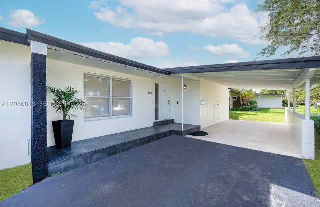 8810 SW 43rd Ter Gallery 2