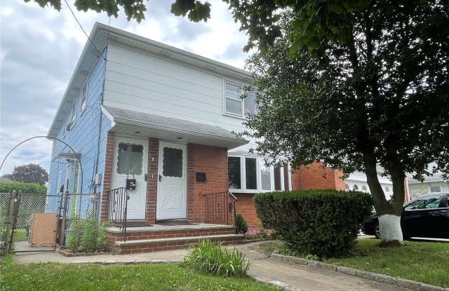 22 Terrace Avenue - 22 Terrace Ave, Floral Park, NY 11001