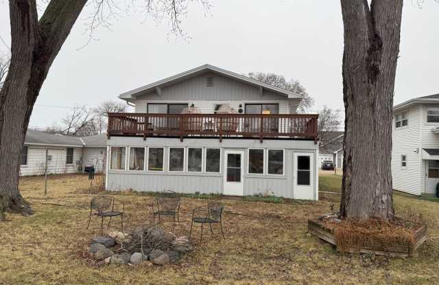 Lake Livin' - 3 Bed / 1.5 bath house on Lake Monona Channel photos photos