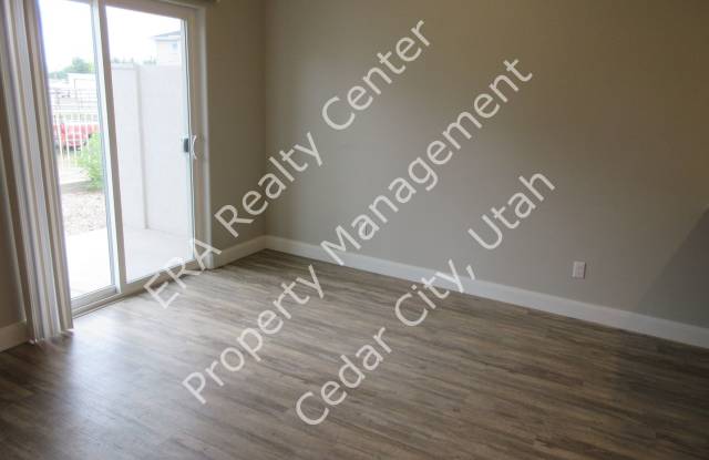 **Move-In Discount** 3 bed -2.5 bath - Newer townhome in the heart of Cedar City! Gallery 4