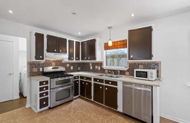 1211 Delano St, Austin, Texas 78721 photos photos