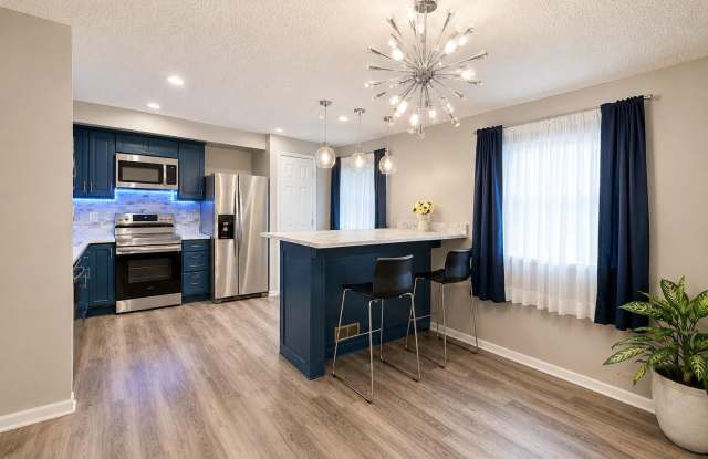 19105 WILLOW SPRING Drive Gallery 1