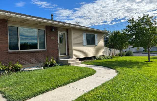 2 Bedroom 1 Bathroom Basement Apartment photos photos