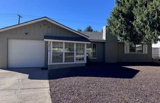 Gorgeous Flagstaff Rental Gallery 1