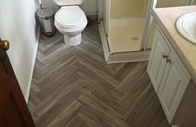 710 Kirkwood Ave - 710 Kirkwood Avenue, Iowa City, IA 52240