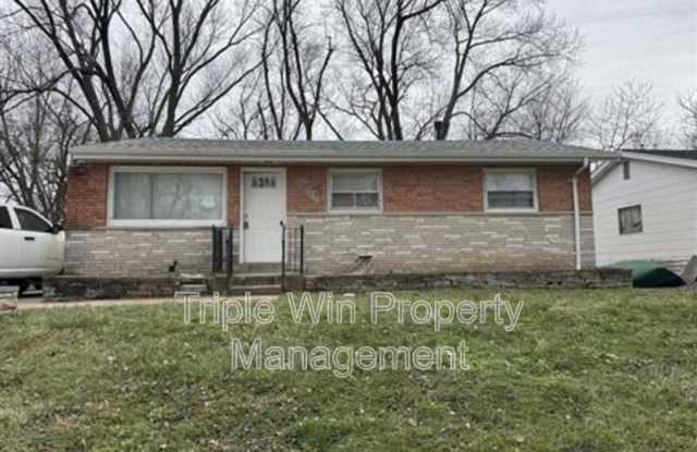11490 Essex Ave - 11490 Essex Avenue, Maryland Heights, MO 63043