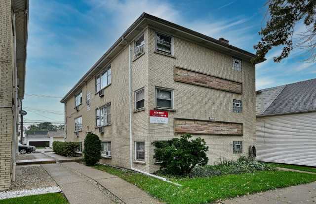 7610 W Belmont Avenue Gallery 2