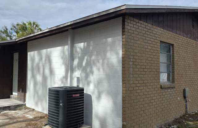 Cute & Quaint 2 Bedroom in Tampa!! READY NOW!! photos photos