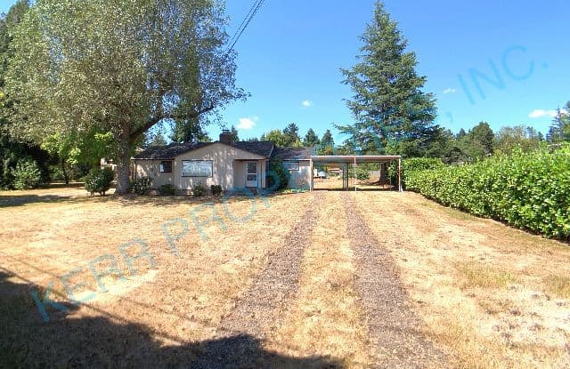 5525 Southeast Railroad Avenue - 5525 Southeast Railroad Avenue, Milwaukie, OR 97222