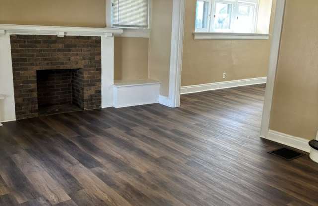 Great 3 bed 1 bath close to University of Dayton, Miami Valley Hospital and great Dayton Gallery 3
