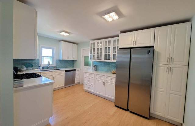 407 Euclid Avenue - 407 Euclid Avenue, Loch Arbour, NJ 07711