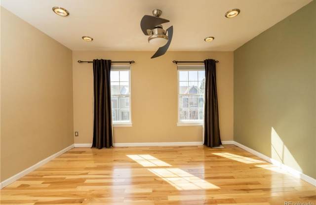 Beautiful Two Bedroom Two Bath Townhome in Indian Creek Gallery 3