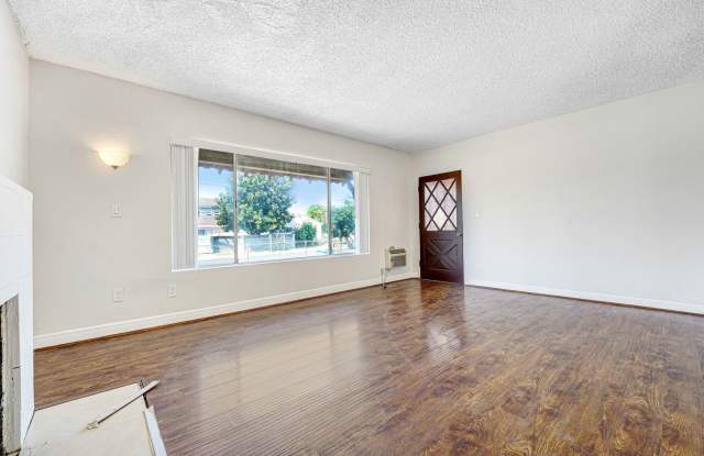 Beautiful SFR 3 BD| 2 Bath Gallery 4